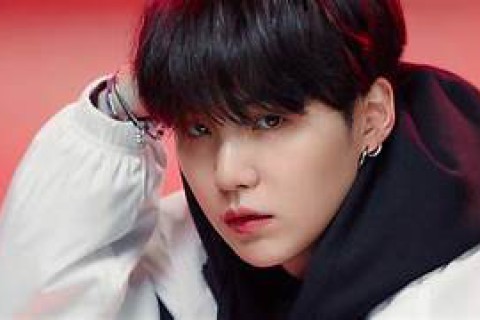 Suga (BTS) é flagrado dirigindo patinete elétrico sob efeito de álcool; BIG HIT e idol se pronuncia